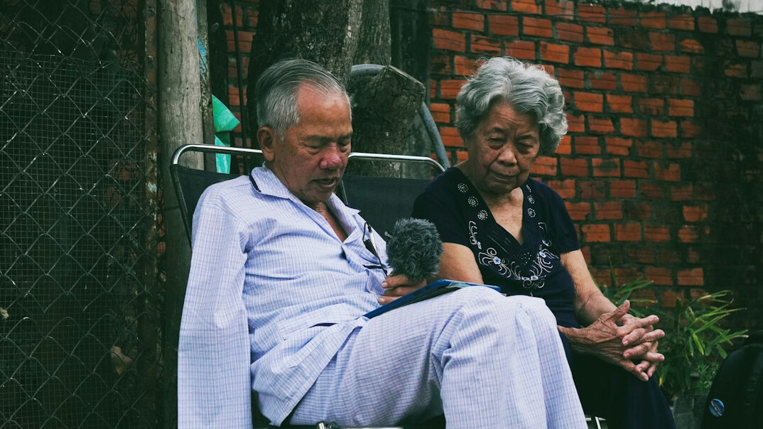 elderly couple doctor